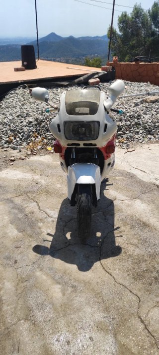 Moto Deportiva Blanca