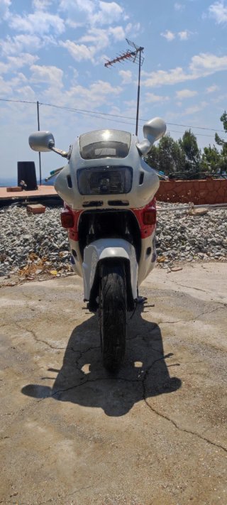 Moto Deportiva Blanca
