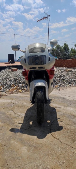 Moto Deportiva Blanca