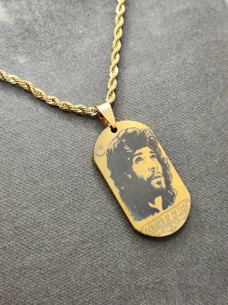Medalla Camarón Acero Quirúrgico Chapado Oro