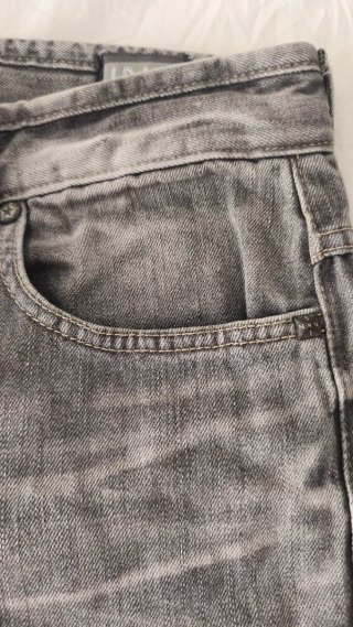 Pantalón vaquero gris