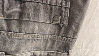 Pantalón vaquero gris