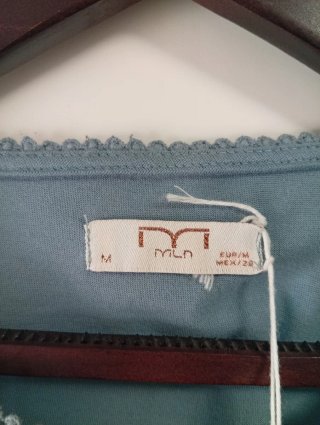 Camiseta azul de la marca Milano