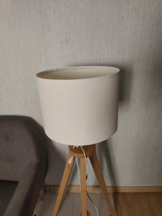 Lámpara de pie trípode madera y tela