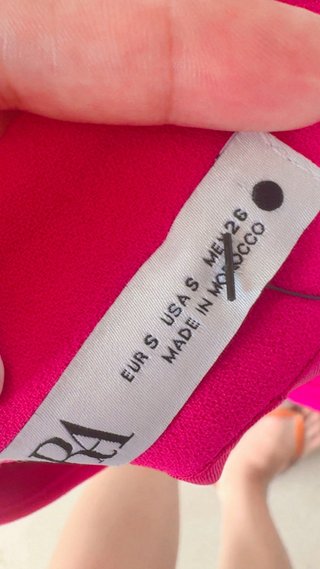 Falda rosa corta