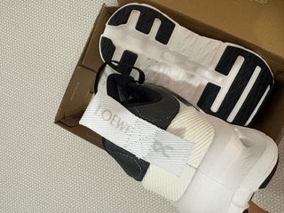 Zapatillas Casual Grises y Blancas
