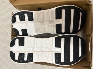 Zapatillas Casual Grises y Blancas