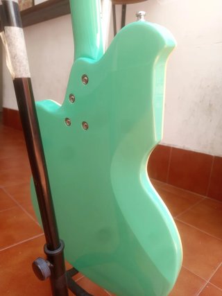 Guitarra Eléctrica Eastwood Airlines Map/Dlx Barit