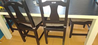 Mesa de comedor y sillas grande de madera