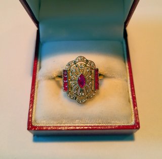 Anello Art Déco zirconi bianchi e rubino