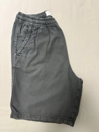 Pantalón corto gris Zara T13-14 (164)