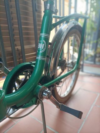 Bicicleta clasica BH infantil verde años 80.