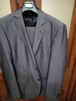 Abito blu e grigio ne sono 2 abiti