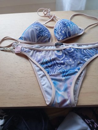 Bikini Calzedonia Negro y Dorado Tallas varias