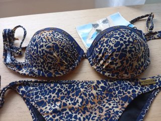 Bikini Calzedonia Negro y Dorado Tallas varias