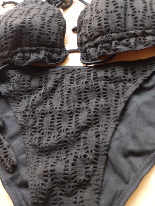 Bikini Calzedonia Negro y Dorado Tallas varias