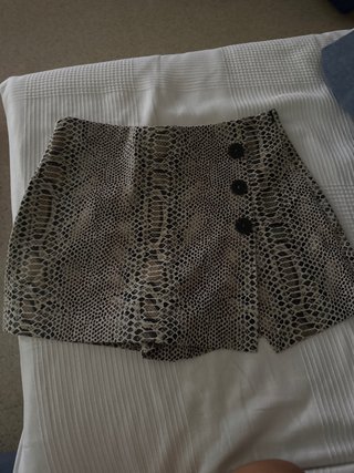 Falda efecto piel serpiente