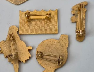 Colección 30 insignias antiguas de turismo