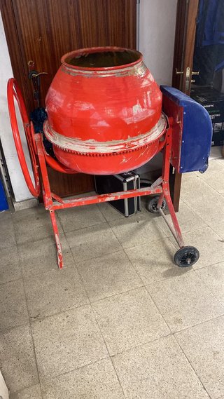 Hormigonera 130L Roja