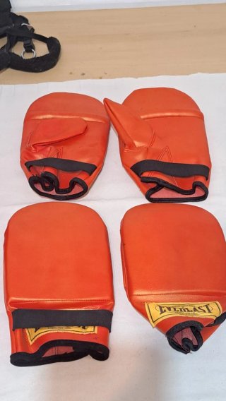 Set de Boxeo Everlast y Charlie Sports 11 piezas
