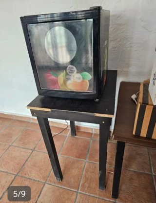 Nevera expositora pequeña