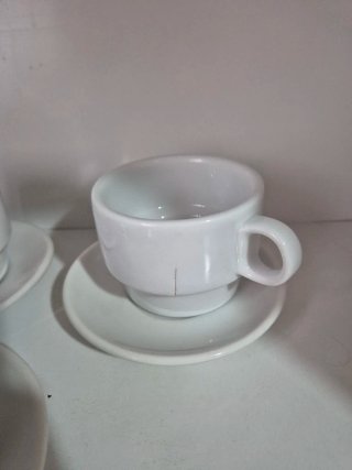 Juego 5 tazas con platillos de porcelana