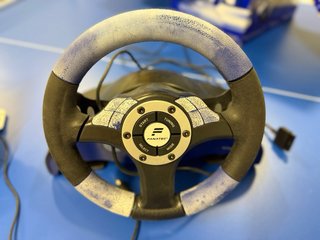 Fanatec Speedster 3 PS2 Volante y Pedales