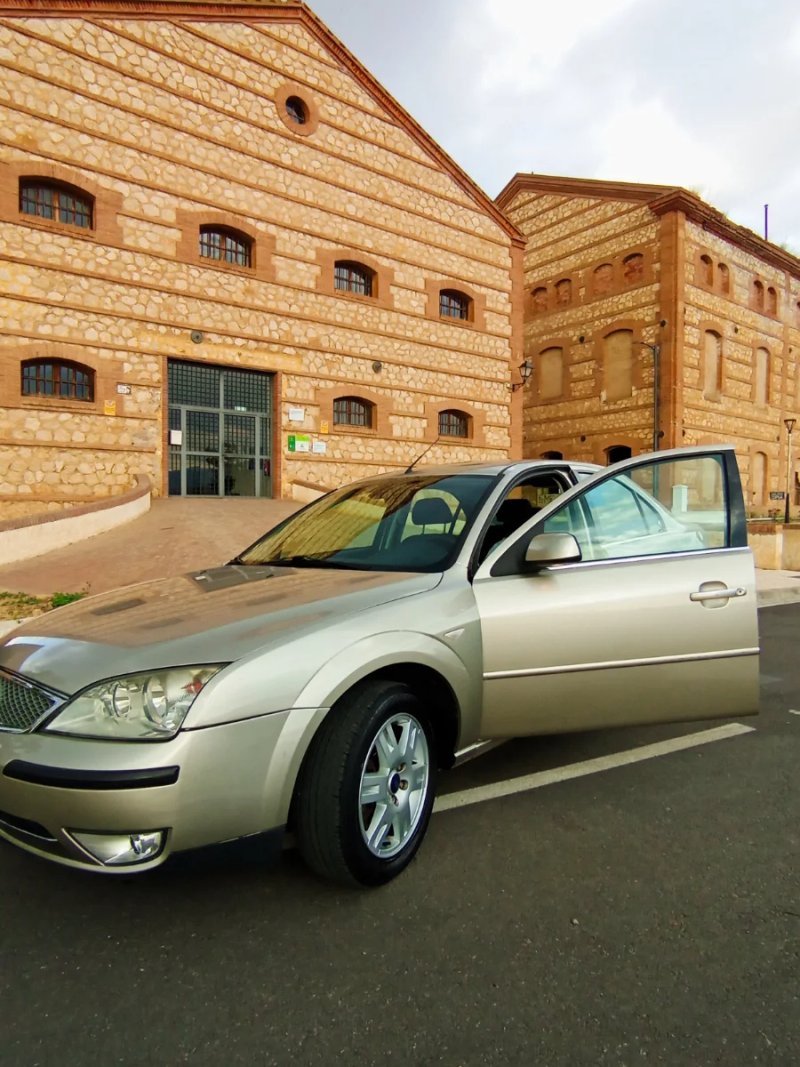 FORD MONDEO - foto 1