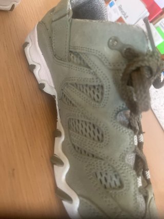 Zapatos Allrounder grises y verdes