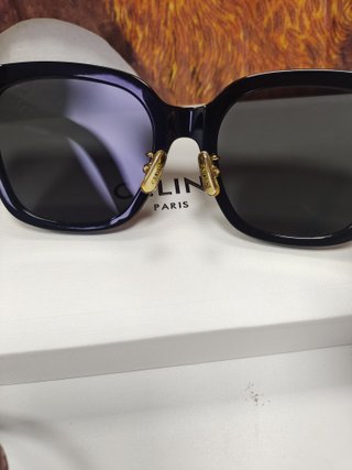 Gafas de sol Celine negras y doradas