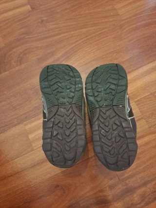 Scarpe da trekking viola e nere