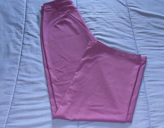 Pantalones morados anchos
