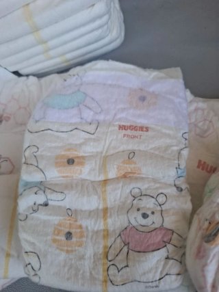 36 Pannolini Huggies e mama bear