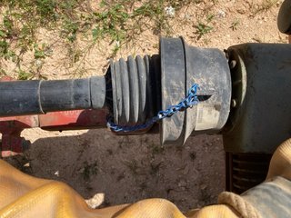 Cuba agrícola con remolque