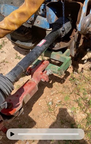 Cuba agrícola con remolque