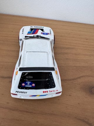 Coche Scalextric Peugeot 205 T16