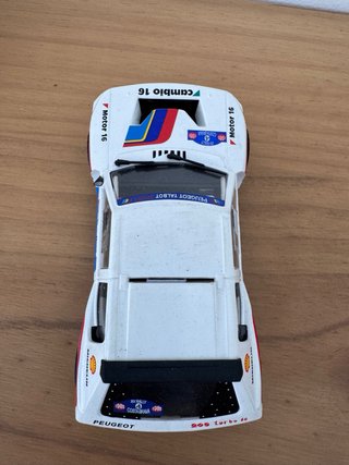 Coche Scalextric Peugeot 205 T16