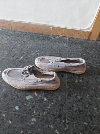 Alpargatas grises