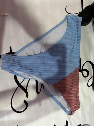 Bikini cruzado bicolor azul y rosa