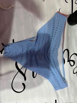 Bikini cruzado bicolor azul y rosa