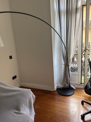 Lámpara de pie arco Ikea beige