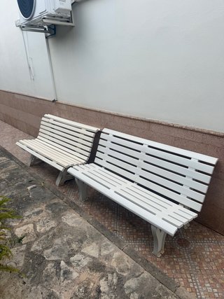 2 Banconi di plastica bianchi