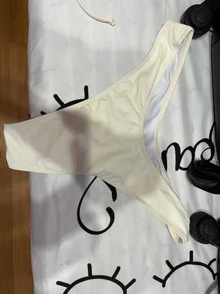 Bikini blanco con tiras ajustables
