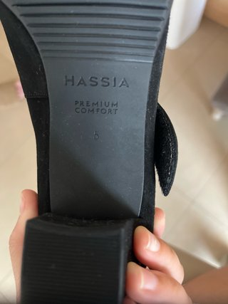 Zapatos de tacón negros Hassia