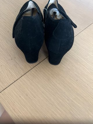 Zapatos de tacón negros Hassia
