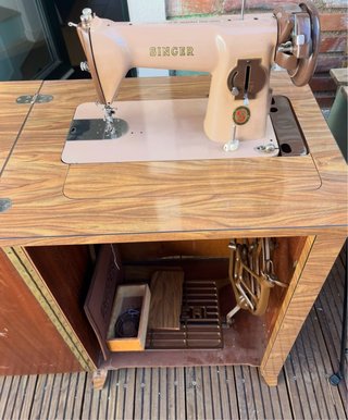 Máquina de coser Singer antigua