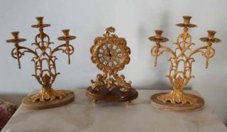 Juego de reloj y candelabros, también por separado