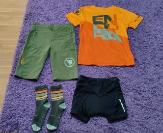 Conjunto Ciclismo Endura Niño 11-12 Años
