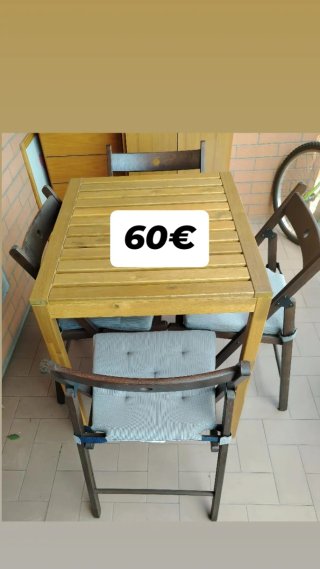 Tavolo da pranzo in legno con 4 sedie