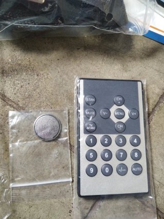 TV LCD Portátil IDX 7 M204